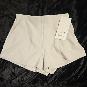 lululemon athletica Women's White High Waist Shorts
